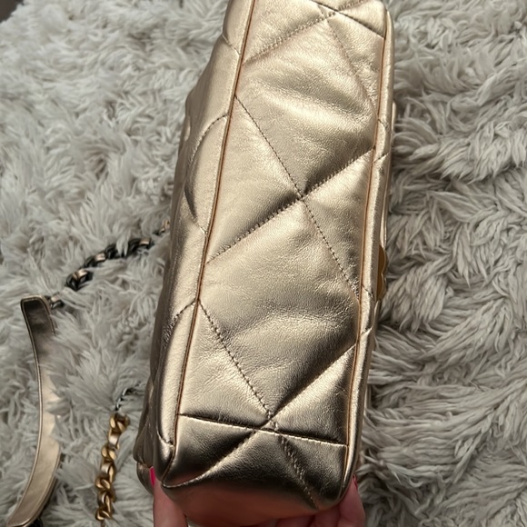 Chanel gold flap bag - Picture 6 of 7